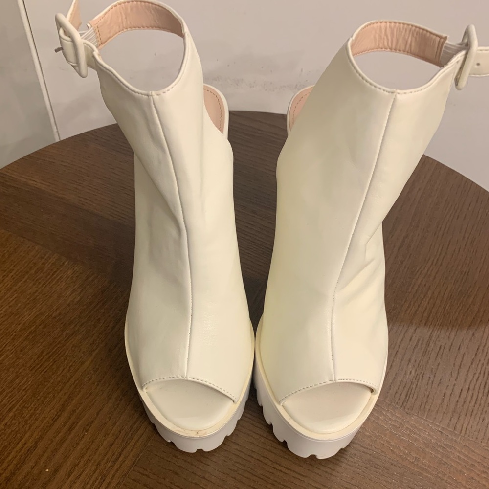 Public Desire White Lugg Platform Bootie, Size 8.
